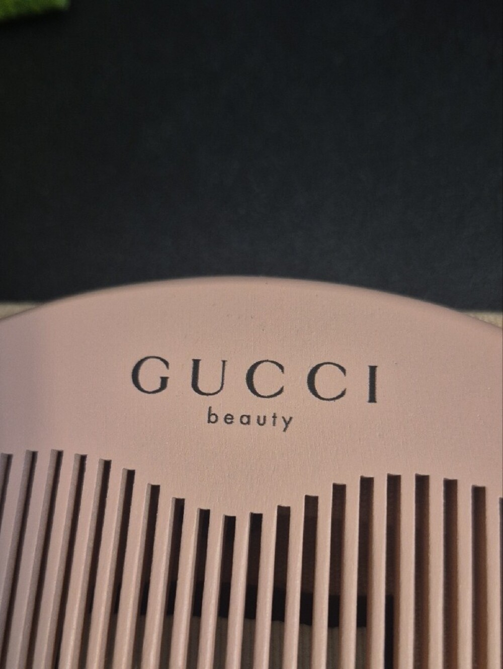 Gucci Pink Logo Hair Comb with Pouch and Box - Picture 2 of 6